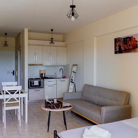 Cozy Nights Apartment Messíni Exterior photo